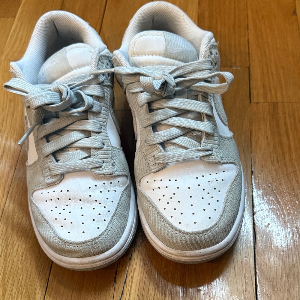 Nike Women's Sneakers - White and Gray